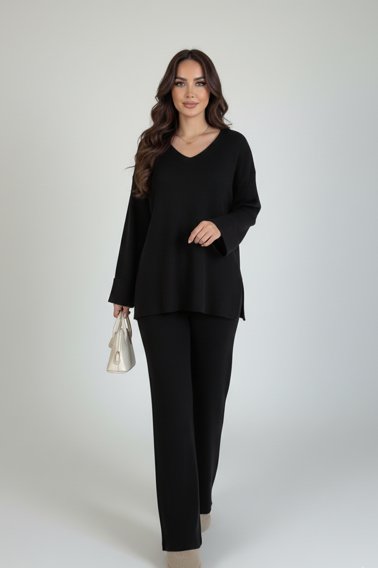 Ensemble "Sérénité" – Ensemble 2 Pièces en Maille Premium avec Col en V